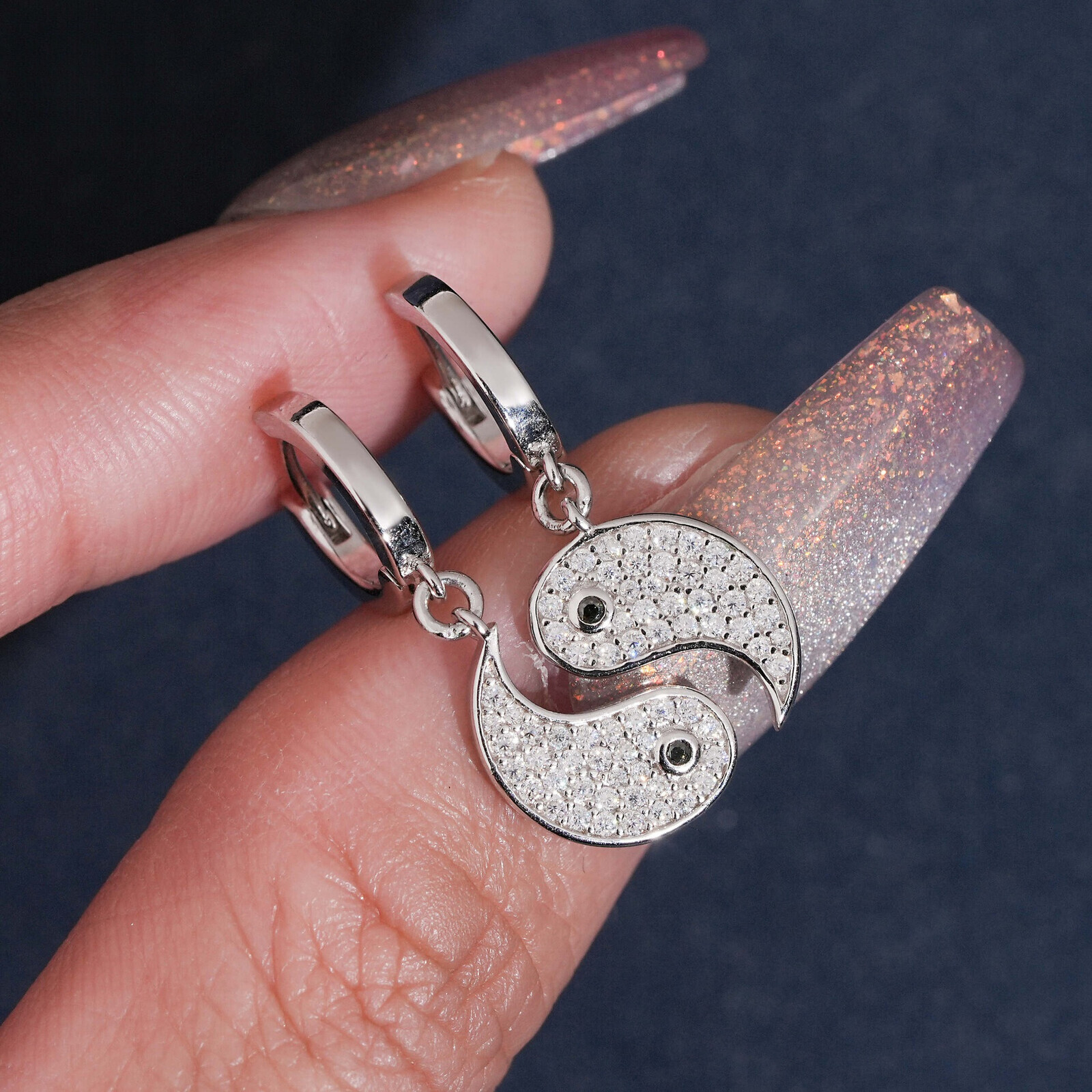 Fashion Trend Tai Chi Exquisite S925 Silver Inlaid with Moissanite, Style New Earrings Available