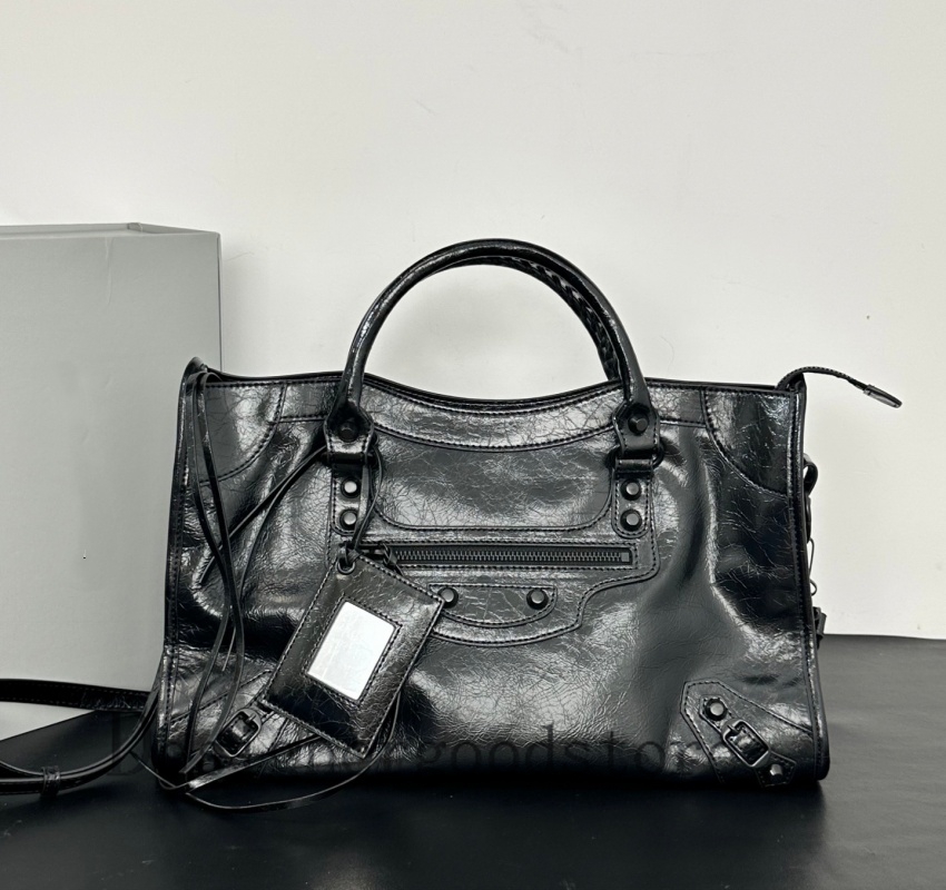 Designer bag Le City women retro motorcycle handbag genuine leather top quality Teto bag Medium rackle wax leather women's bag equipped with a