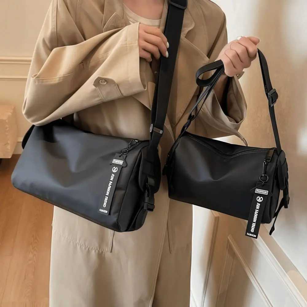 Cross Body Large Capacity Sports Messenger Bag Men Lightweight Oxford Cloth Shoulder Bag Japanese Waterproof Travel Gym Bag Men Women H261016
