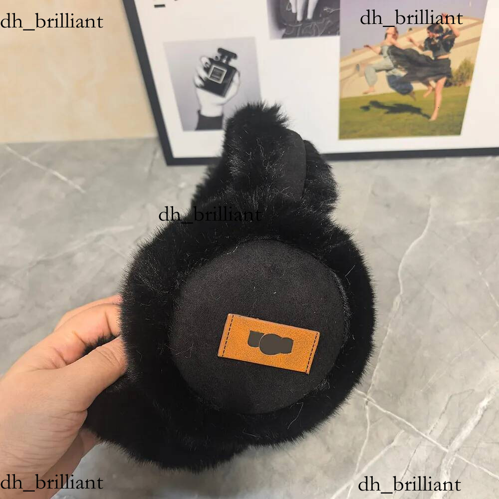 Beanie/Skull Caps Top ug earmuffs 2024 luxury designer black/white/grey/khaki/pink/green ear muff For Women And Men Hot