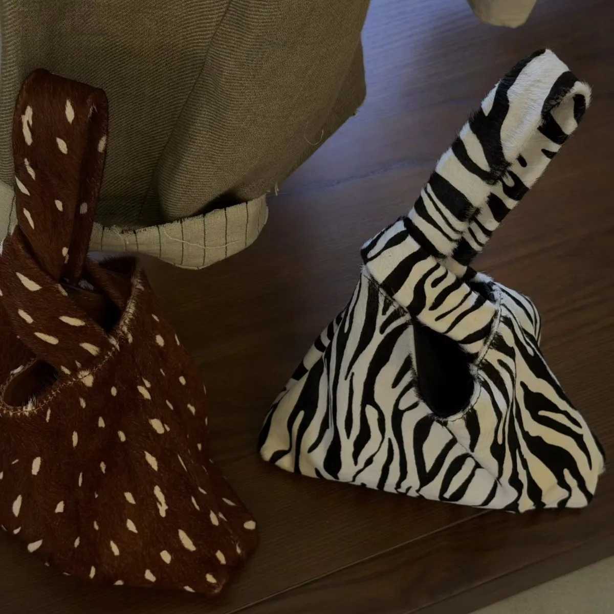 Evening Bags FIRMRANCH 2026 Autumn New Mini Vest Design Portable Zebra Print Wristlet Simple Knot Creative Handbag Crossbody Purse Chic Hobos H26101