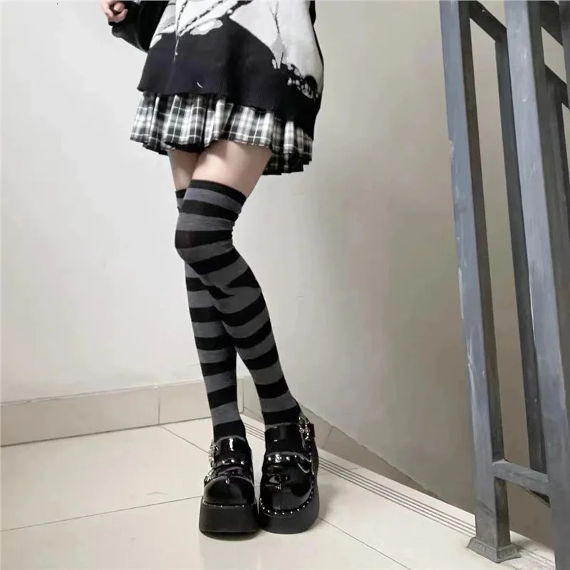 Women's Socks Colorful Stripes Personalized Fashionable Cool Long Tube Gothic Style Japanese Punk Jk Calf Stockings Girl 261015