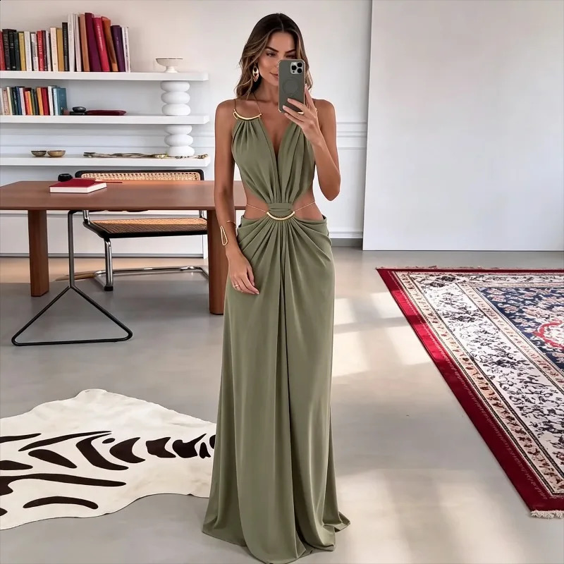 Sexy Metal Trim Spaghetti Strap Maxi Prom Dress For Women Deep V Cutout Crisscross Backless Slim Green Gown Beach Evening Party 261017