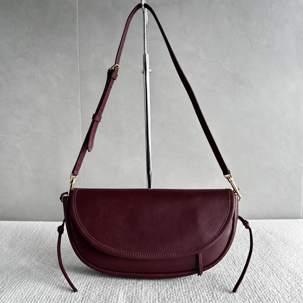 Saddle Shoulder Bag Soft Suede Curved Flap Adjustable Crossbody Compact Capacity Refined Shopping Weekend Top-Tier Designer New Arrival