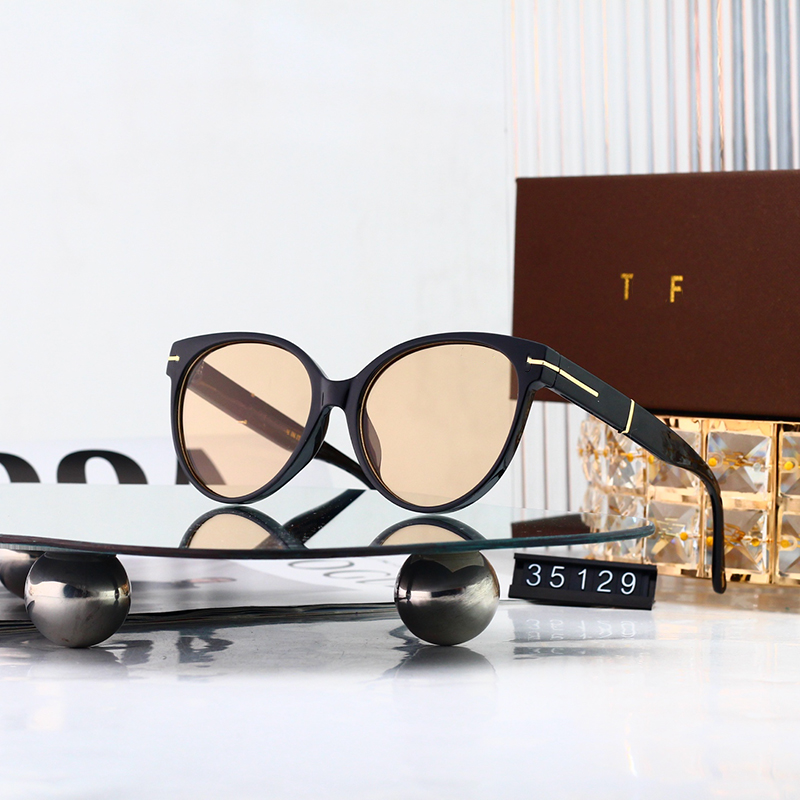 luxury Designer Sunglasses Womens Mens Wearing Outdoor Shades Fashion Senior Eyewear For Women Eyeglasses Frame Vintage Sun Glasses Triangular Signa