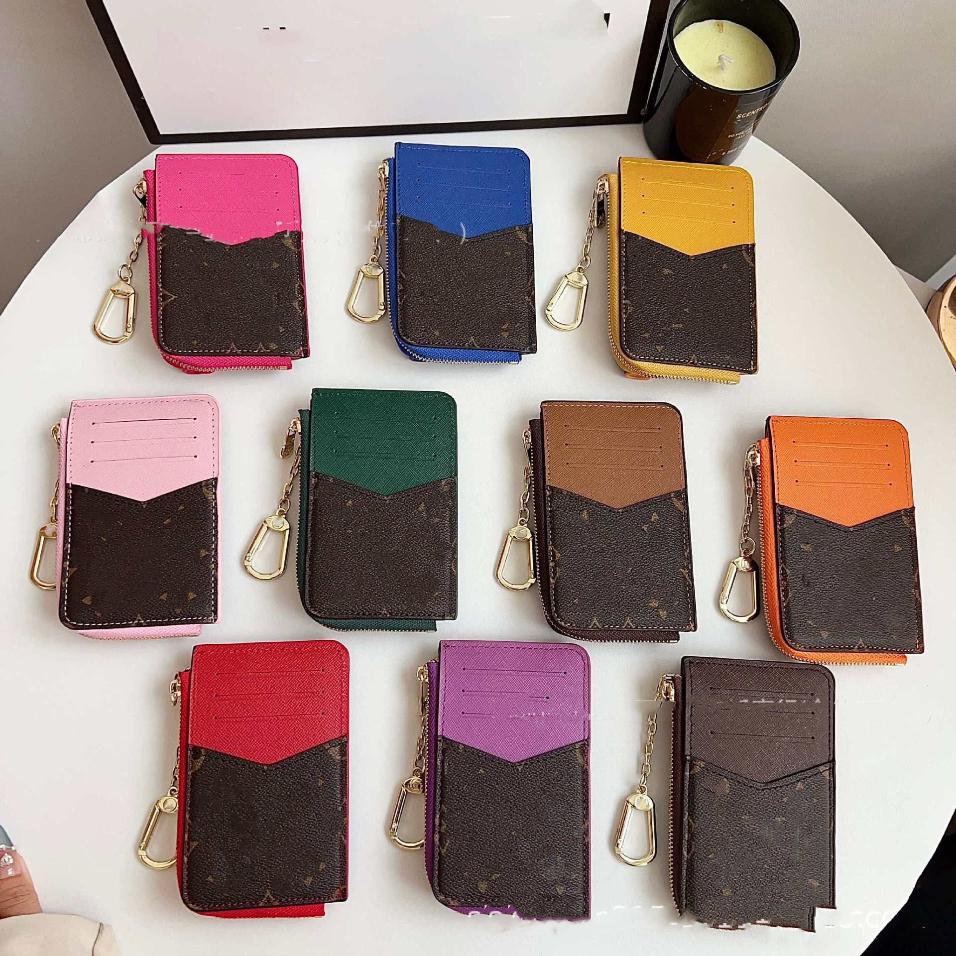Designer Men's and Women's Letter Keychain Mini Bag Charm Bag Chain Leather Mini Pendant Coin Wallet Keychain Couple Gift