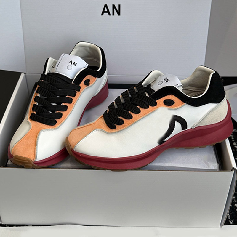 Luxury Ladies Calfskin Suede Calfskin Sneakers Splicing Leather Contrasting Colors White Light Pink Black Casual Running Shoes Lace Up Low Cut Women