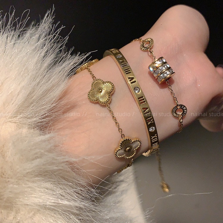 V brand bracelet Titanium Steel Non-Fading~Roman Letter Small Waist Gold High-End Luxury Four-Leaf Clover Bracelet Jewelry for Women
