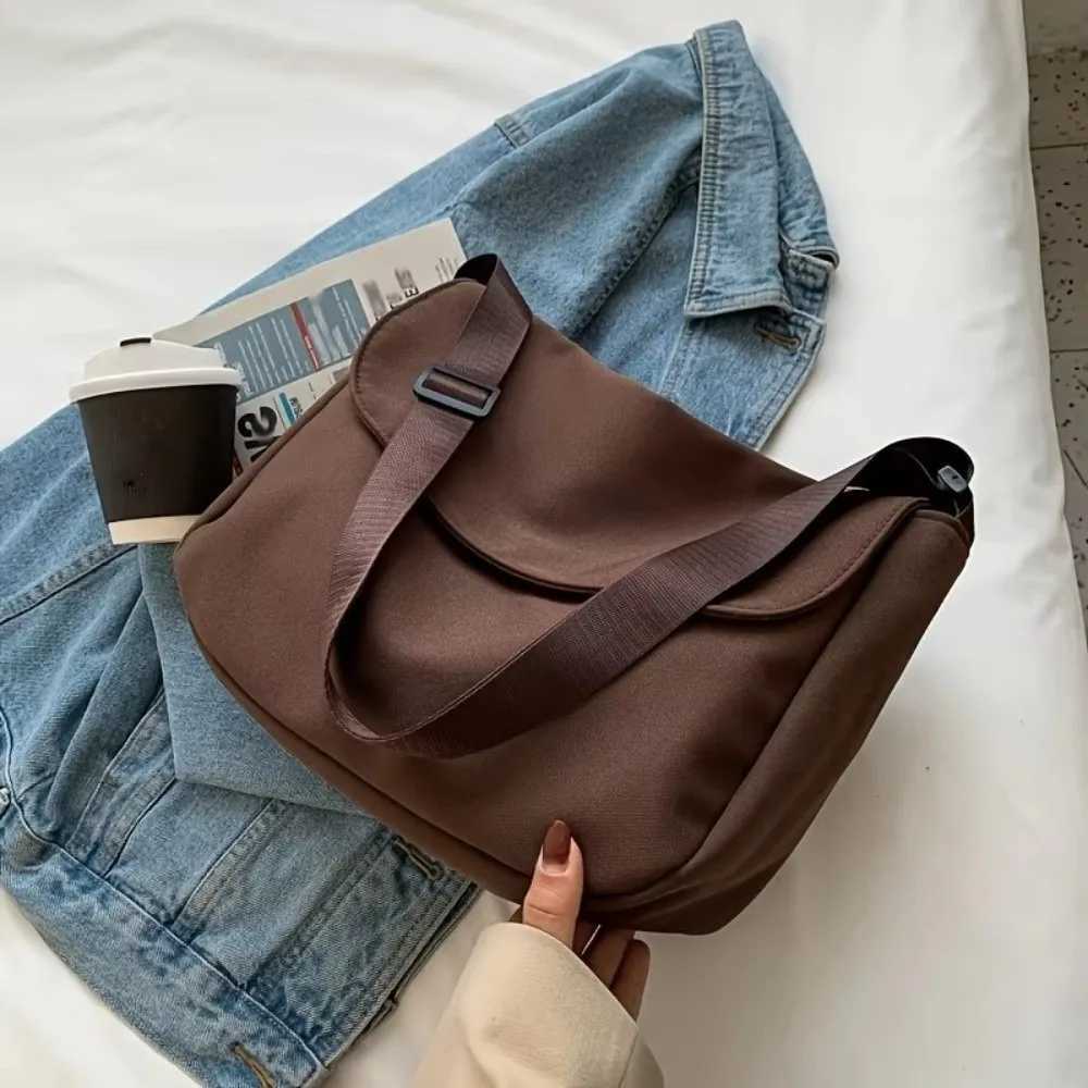 Shoulder Bags Nylon Crossbody Bag Large Capacity Solid Color Message Bag Lightweight Japanese Style Shoulder Bag Outdoor Fashion Accessories H261016