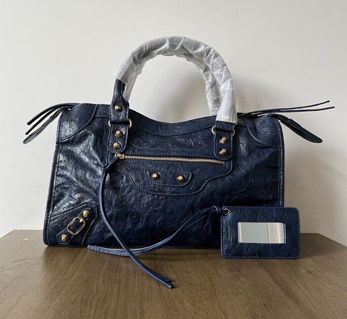 Luxury Evening Bags Designer Rivet Tote New High Capacity Shoulder Bags Motorcycle Travel Bag Hobos Bags Cross-body Handbags