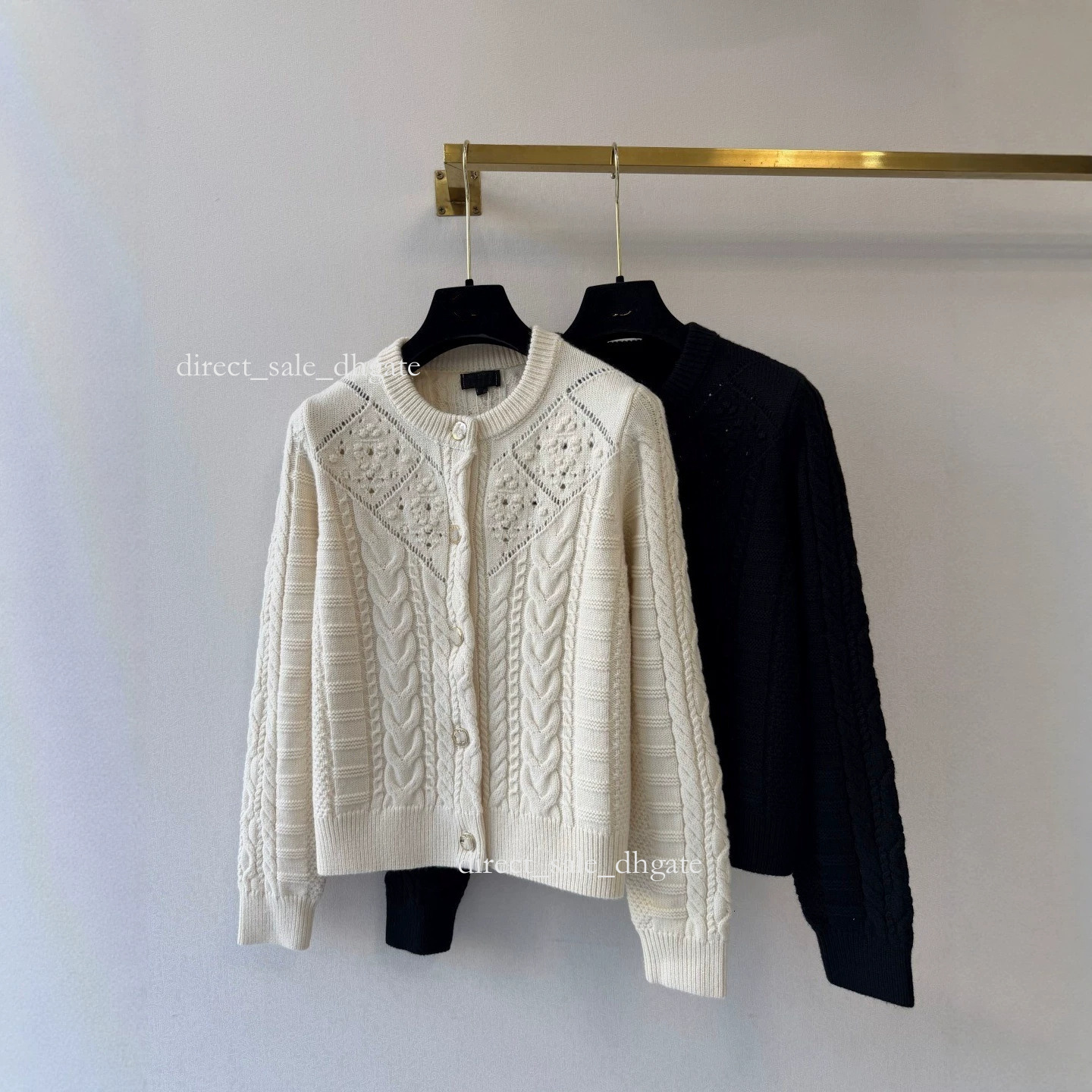 Designer 2026 Early Autumn New Collection: Simple, Open-Knit, Round-Neck, Long-Sleeved Cardigan 130d