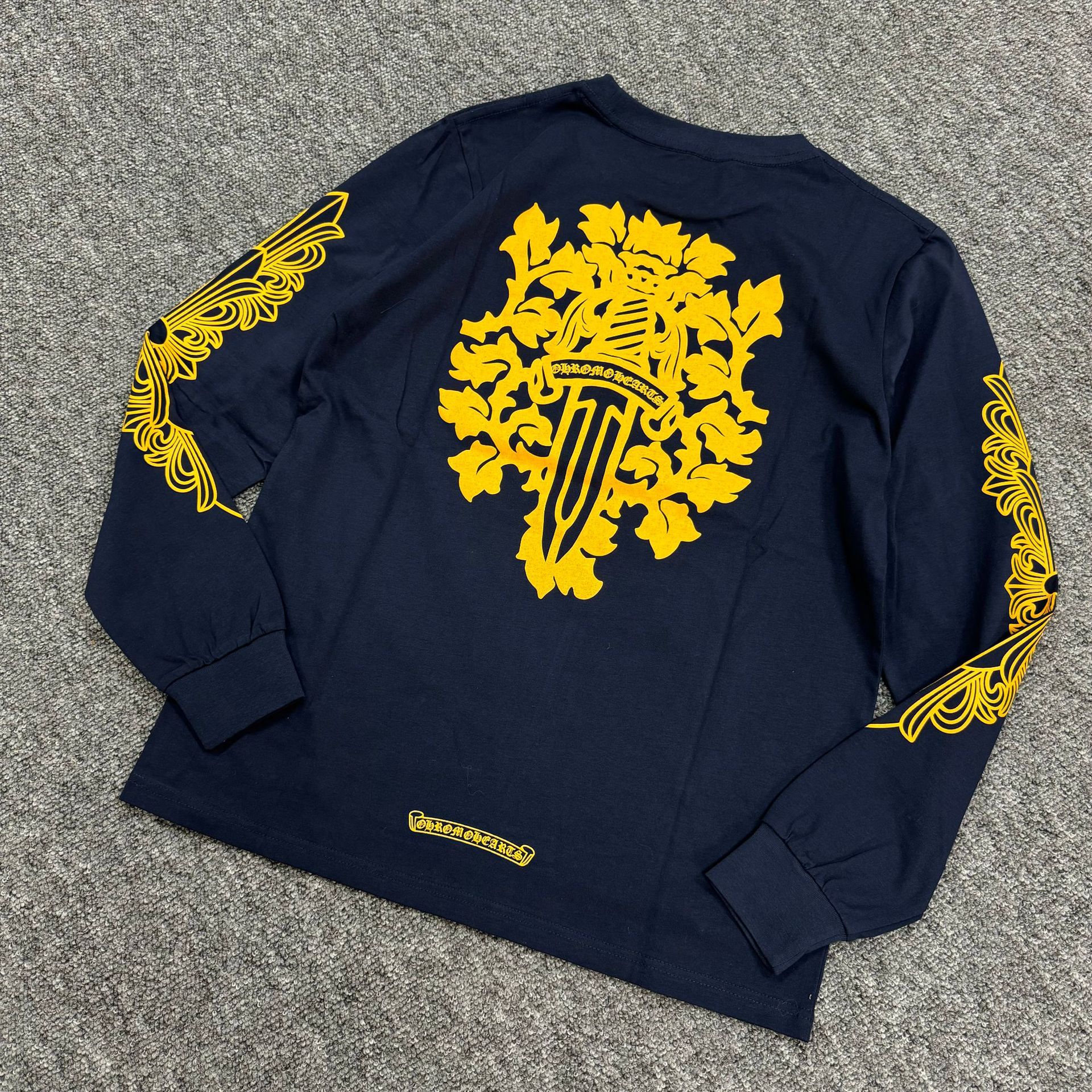 Men Women 2026 New Long Sleeve Tee Vintage Vine Sword Pattern Crew Neck T shirt Unisex Fashion Graphic Print Casual Basic Tops