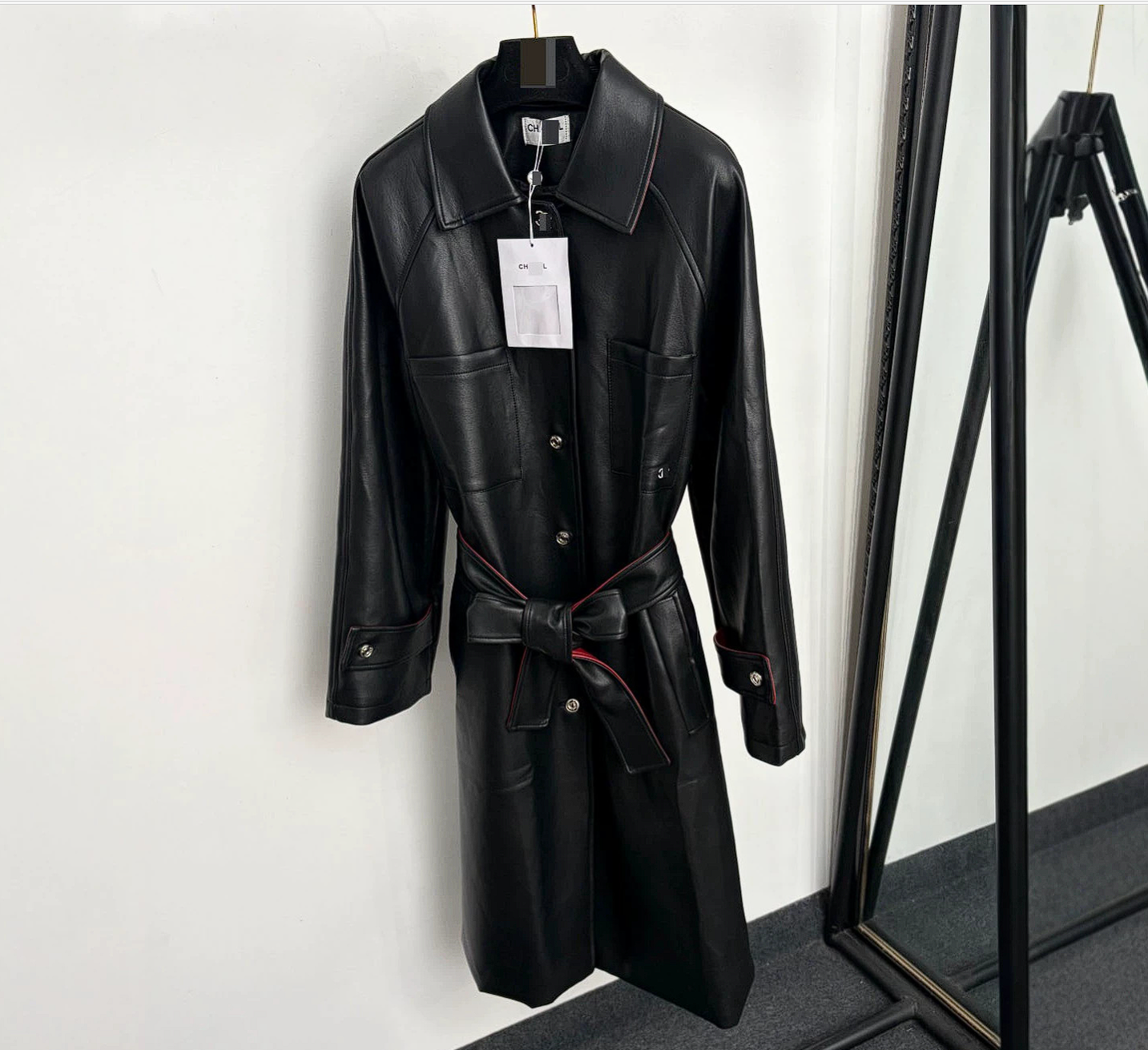 Xiaoxiang' ch s high-end women's lace up waist cinched mid length PU leather jacket, single breasted coat jacket