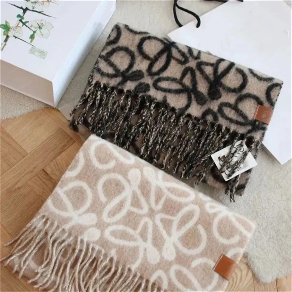 Designer Scarf 100% Cashmere Women Scarfs For Men Warm Classic Plaid Tassel Headscarf Winter Multi color Shawl Fashion Versatile Accessories Wool So