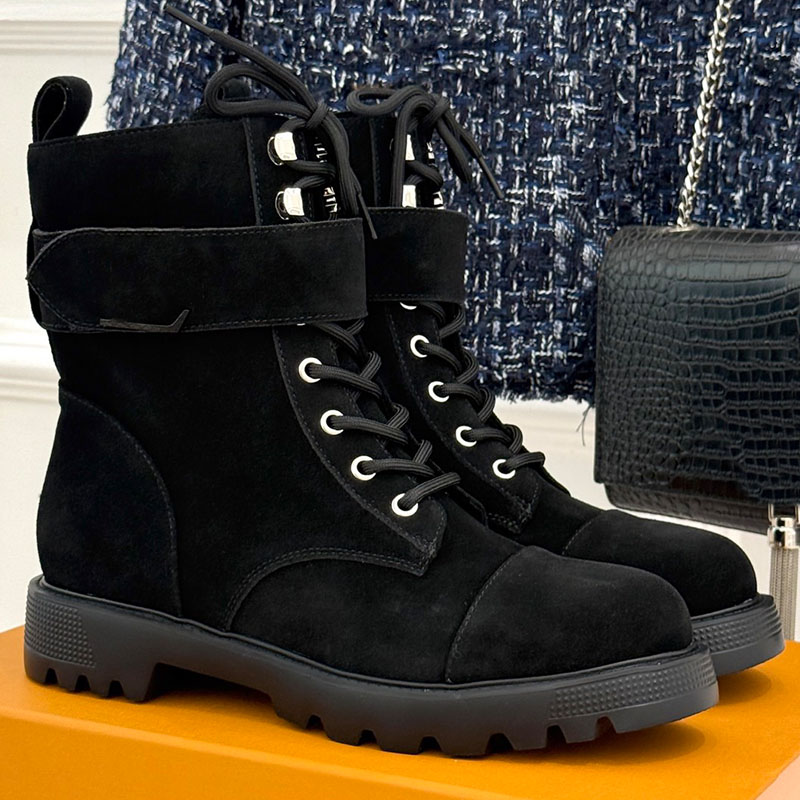 Citizen Flat Ranger Boot Designer Womens Anti Fleece Leather Strap Middle Boot Side Buckle Decorative Gear Thick Bottom Autumn Winter Retro Slimming