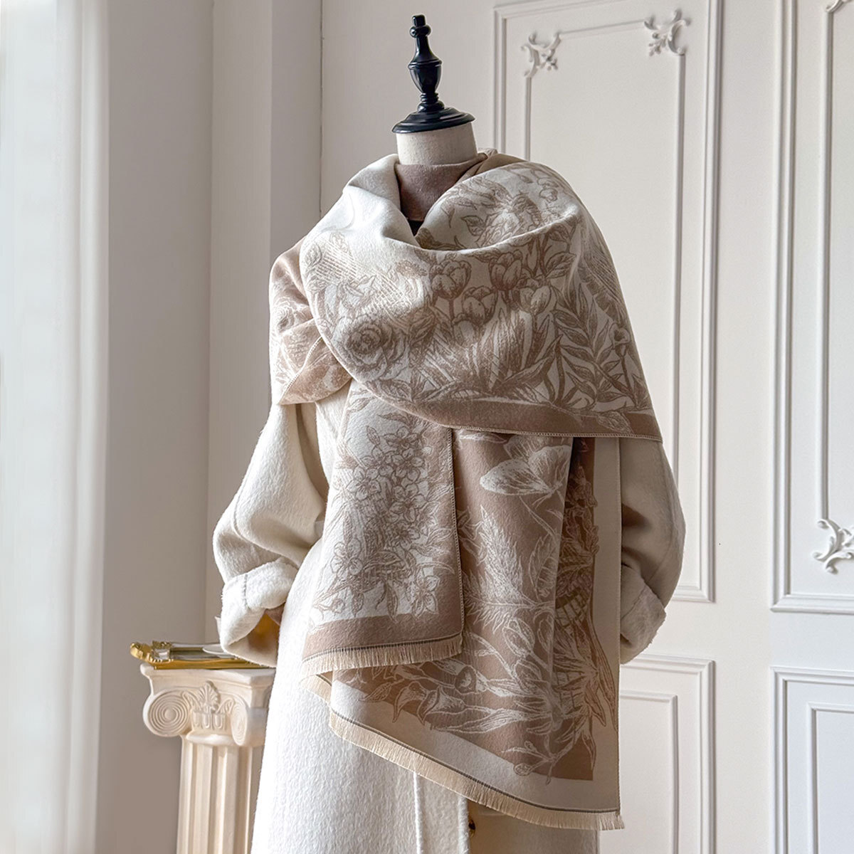The New French Vintage Butterfly Personality Scarf Is Designed For Women To Add A Thick Style For Autumn And Winter Wearing Warm Office Shawl