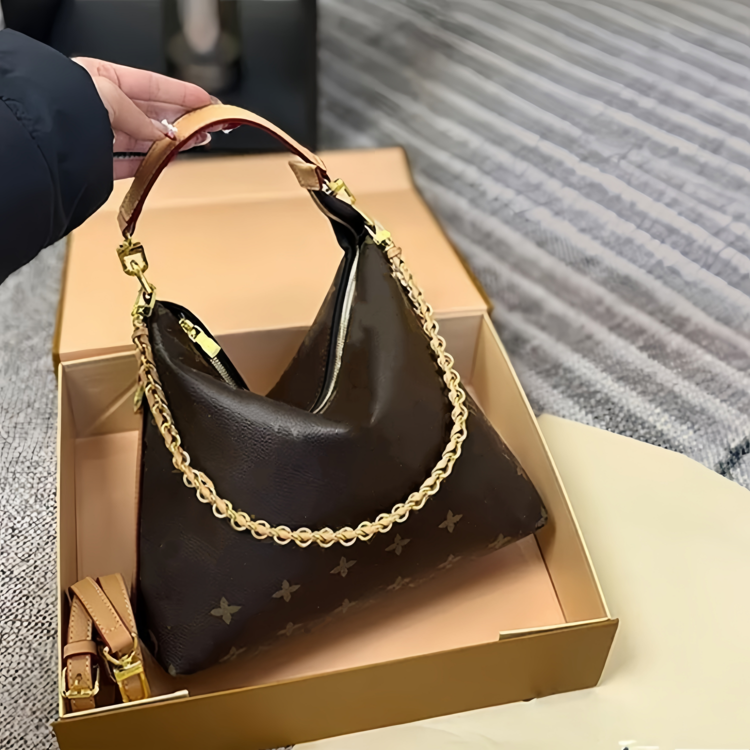 2026 women luxury top handbag Shopping Designer Bag Multipass Newest Tote Express Classic Fashion Show Bag Genuine Leather Underarm Bag Hobo Bucket