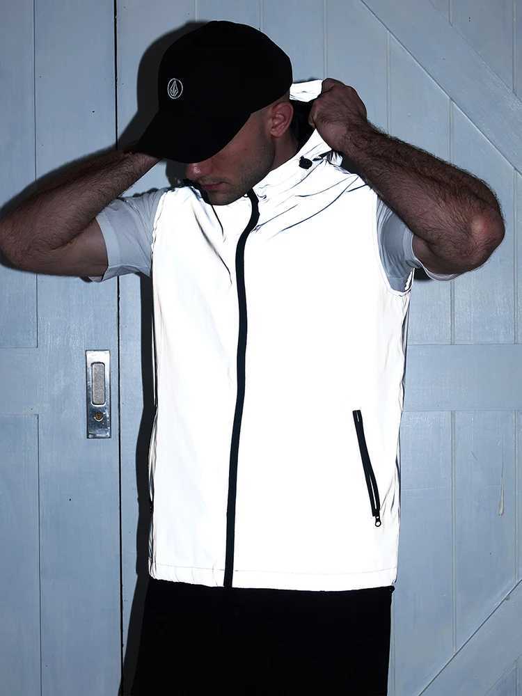 Reflective Night Men's Vest Vests Men's Spring Summer Thin Hooded Fashion Casual Outdoor Run Dancing Hip-hop Streetwear Glowing ClothesW26