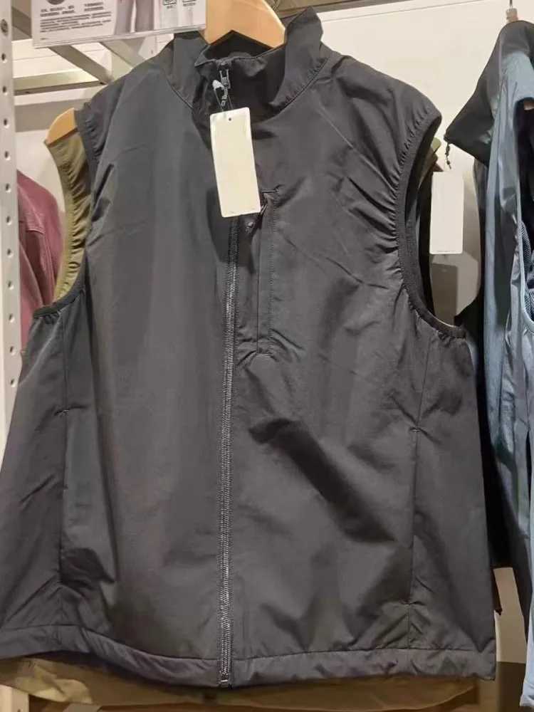 Windproof Men's Casual Vests Unisex Vest Outdoor Sports Workwear Style Short Zipper Design Nylon Fabric Breathable Comfortable Summer NewW26101