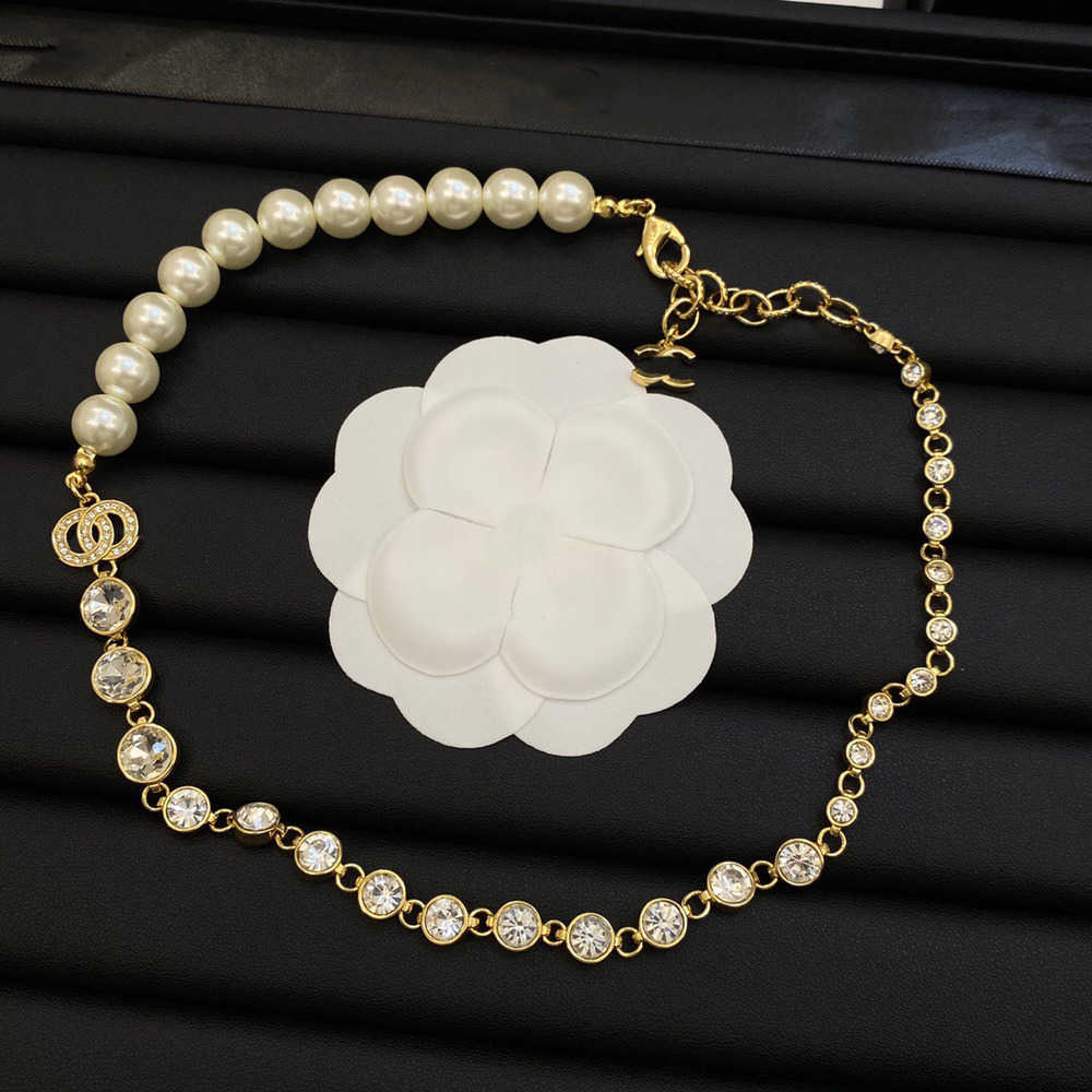 Chic Gold u0026 Silver Plated Letter Pendant Necklace With Diamonds And Pearls Luxury Necklace Trendy Design for Women's Accessories