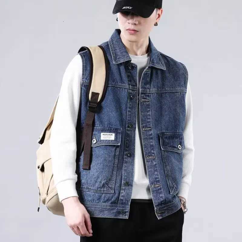 Design Spring Vintage Men's Vests Mens Denim Vest Male Retro Sleeveless Jackets Men Ripped Hole Button Jean Waistcoats Clothing 4XLW261017