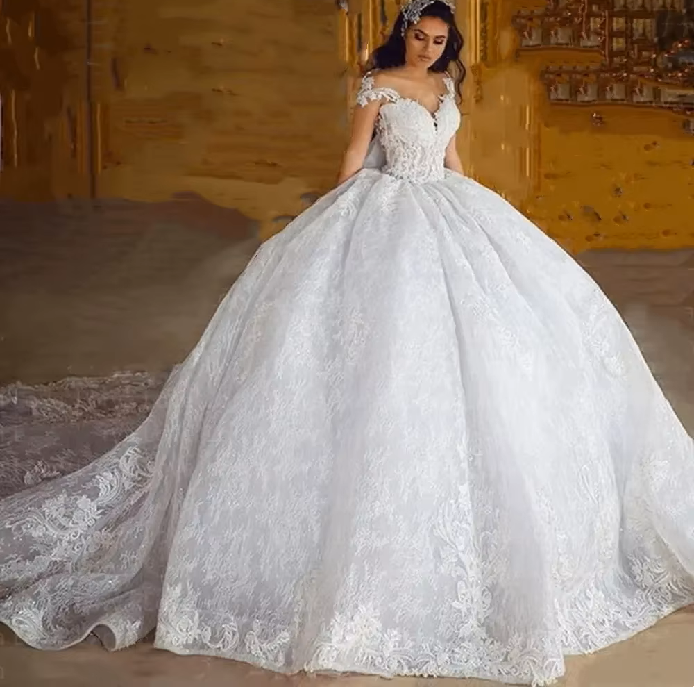 Vintage Lace Princess Wedding Dresses Ball Gown Applique Cap Sleeves Formal Bridal Gowns Bride Dress Vestido De Novia Robe De Mariee