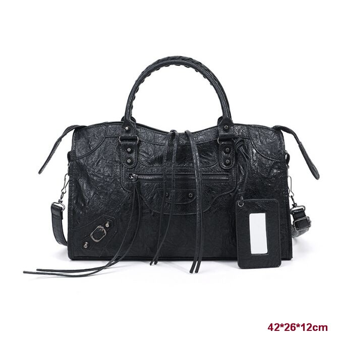 Designer Evening Bags Luxury Rivet Locomotive Bags Women's Locomotive Bag Portable Shoulder Texture Unique Fashion Simple Crossbody Bag