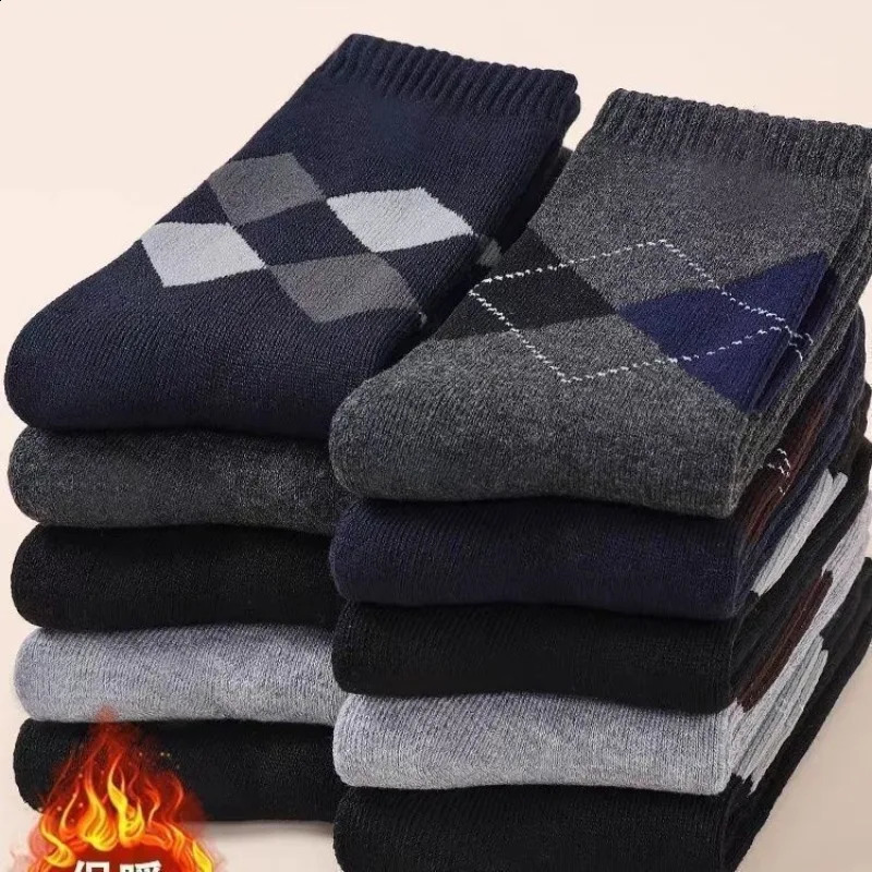 14 pairs Spring Autumn Fashionable Versatile High Socks Thickened Casual Comfortable Simple Color blocked Mens 261017