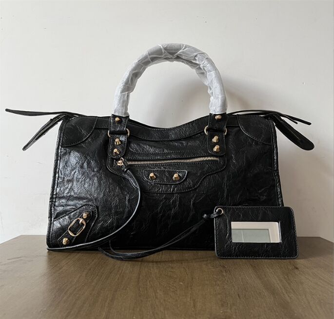 Luxury Evening Bags Designer Rivet Tote Bag Large Capacity City Motorcycle bag Trendy Versatile All-match Commuting Bag