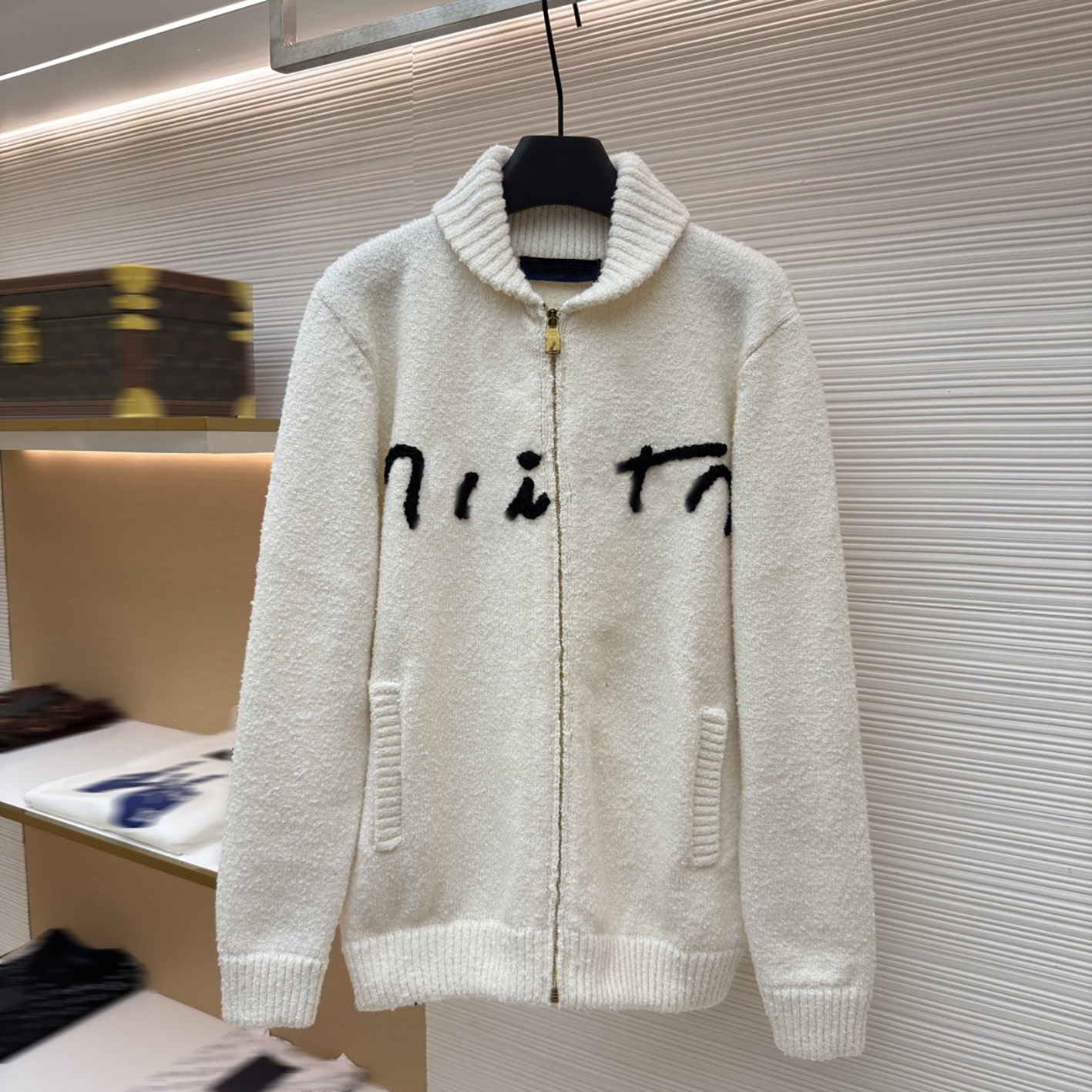 Designer brand clothing, high-quality men's white thick thread knitted jacket, handwritten letter jacquard cardigan, loose autumn and winter ja