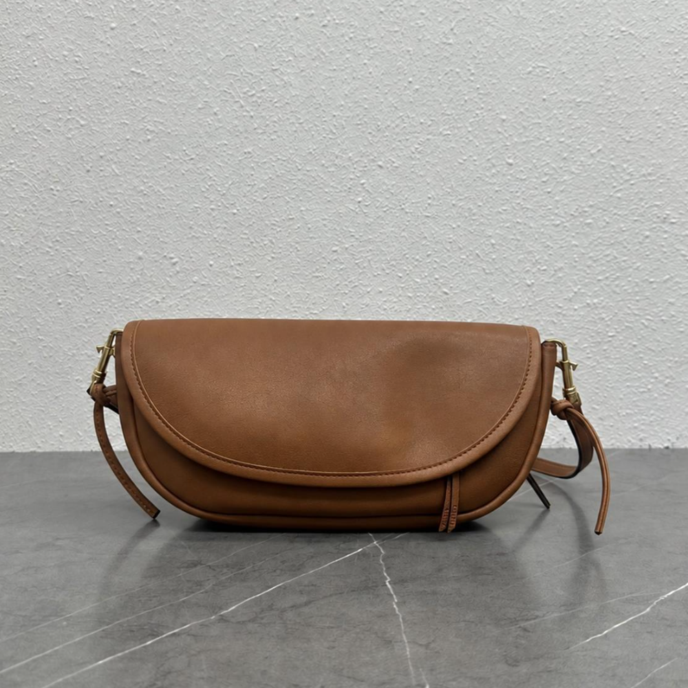 Crescent Saddle Bag Genuine Leather Curved Flap Adjustable Shoulder Crossbody Phone Friendly Vintage Elegant Commute Date Top-Tier Designer New Arri