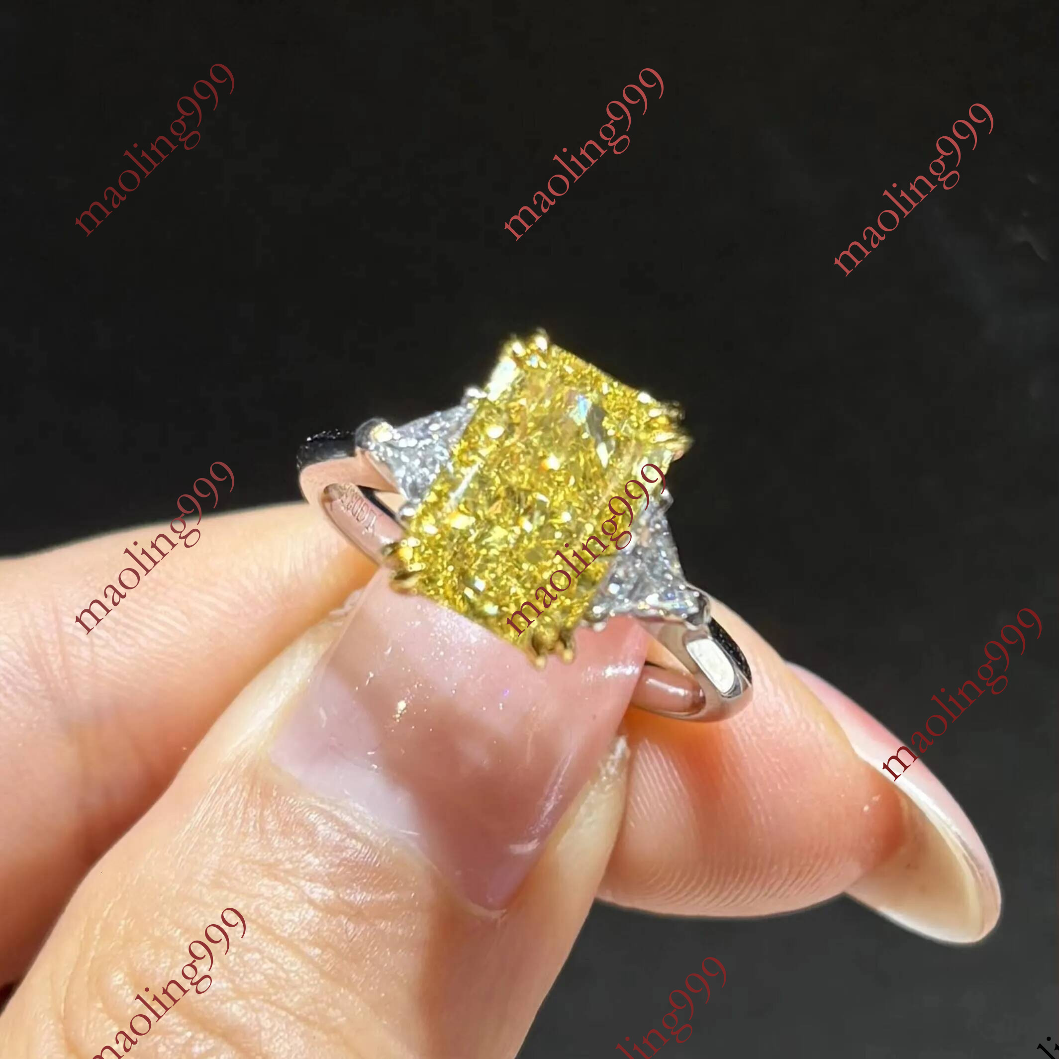 Custom 1CT 2CT 3CT Elongated Cushion Cut Fancy Intense Yellow 10K 14K 18K IGI Certificated VS VVS Lab Grown Diamond Ring