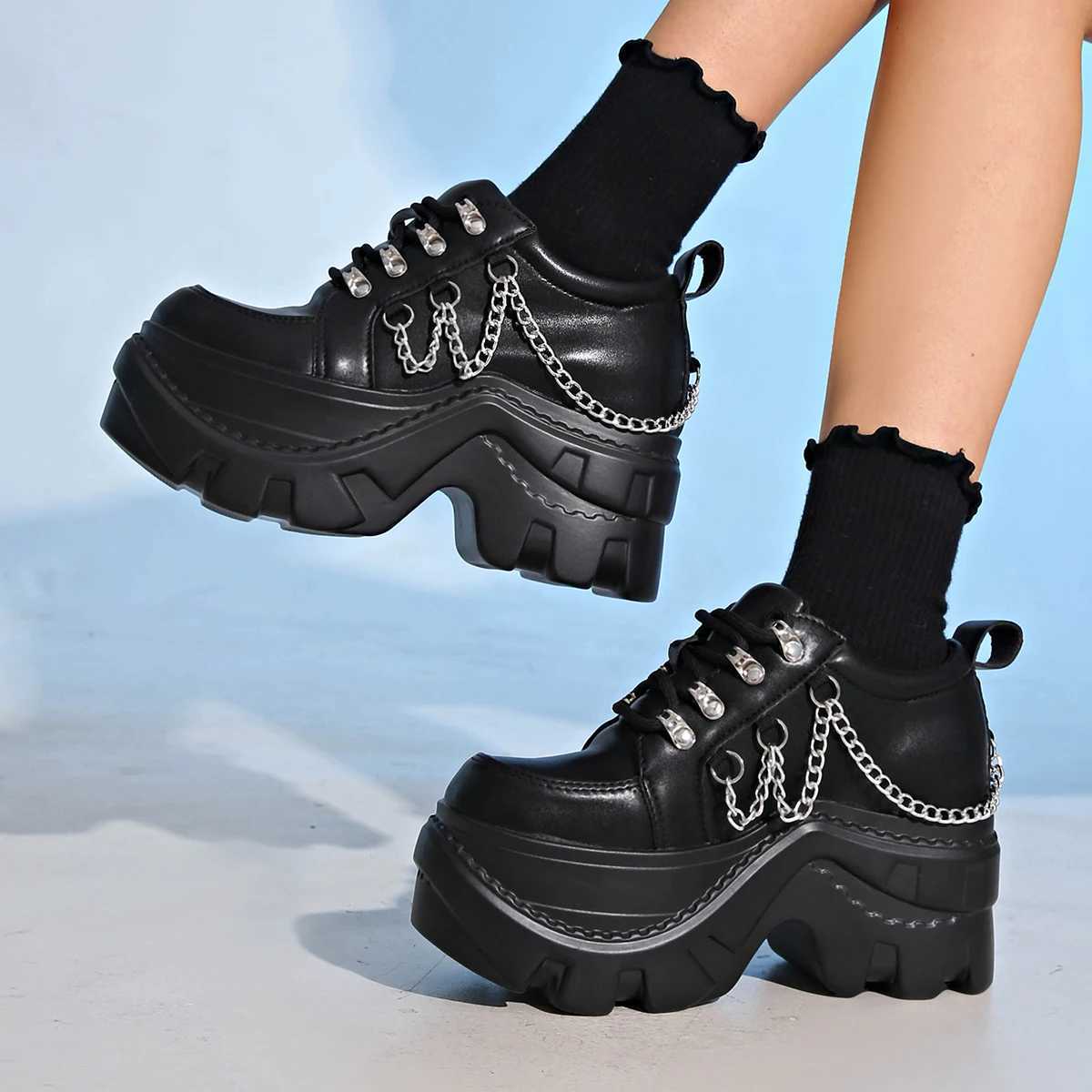 Casual Shoes Gothic Punk Chunky Sneakers for Women Black Chain Decor Platform Sports Shoes Woman Thick Sole Non Slip Punk Sneakers Plus Size H261016
