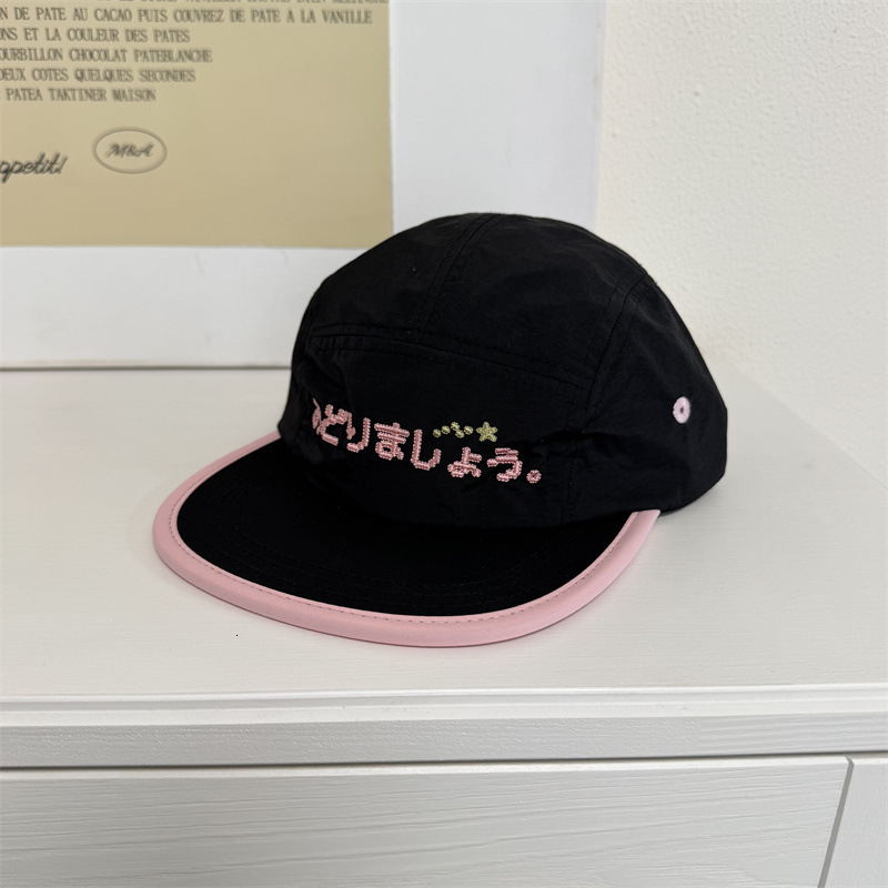 Japanesestyle colorblocked quickdry fabric flatbrim fivepanel baseball cap for women new summer niche style with letter print trendy