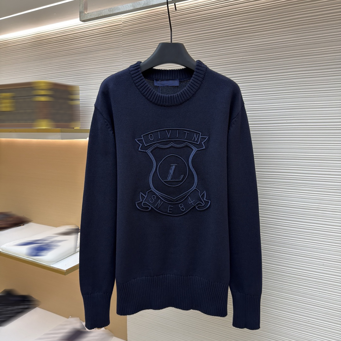 Designer brand clothing, high-quality men's blue shield 3D laminated knit sweater, retro shield logo round neck sweater, light luxury pullover