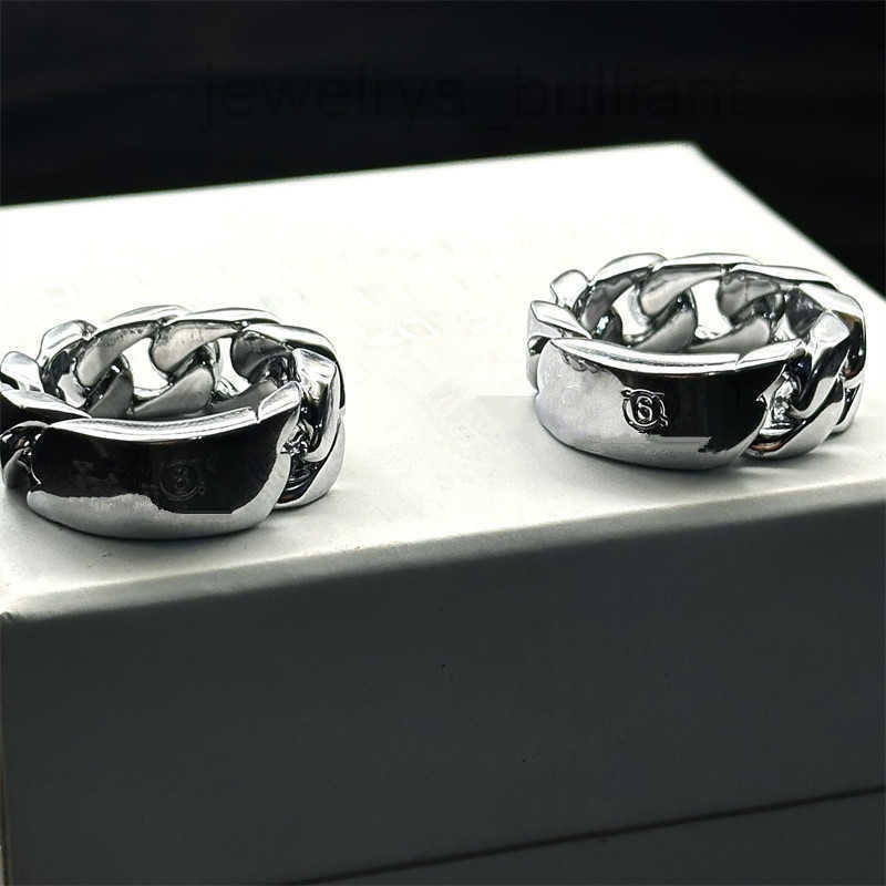 Luxury Designer Chain Ring Women Men Stainless Steel Hip Hop Jewelry Fashion Cool Punk Finger Ring Minimalist Party Accessory