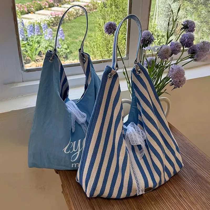 Cross Body Totes Women Stripe Canvas Hobo Bag with Lace Bow Reversible Tote Shoulder Bag Large Capacity for Travel Beach H261016