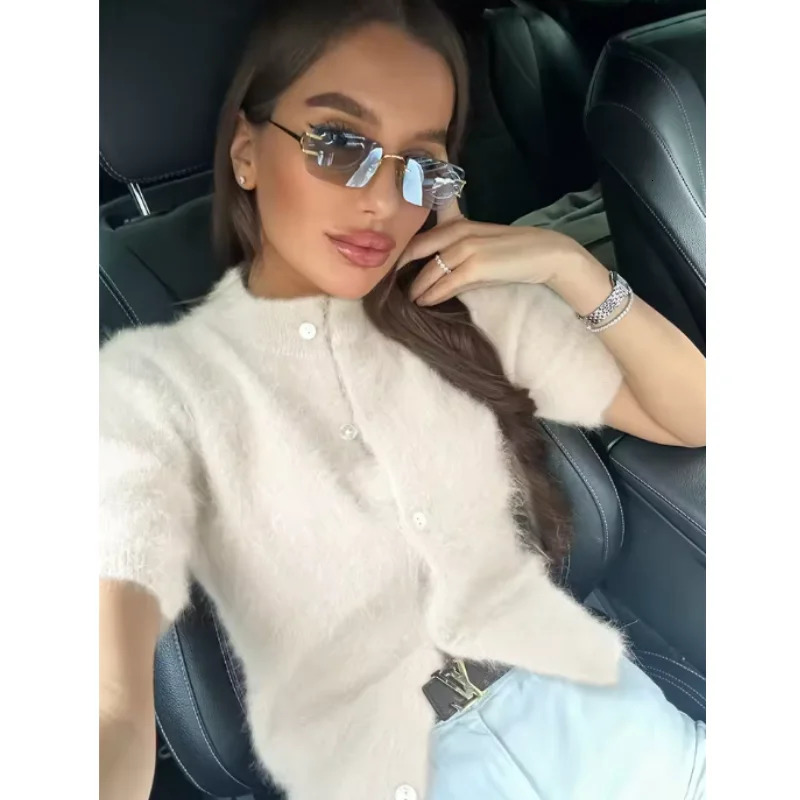 Women's Elegant Cardigan Short Sleeved Fashionable Single Breasted Plush Slim Fit Top Casual Daily Wear Sweater Solid Knitted 261016
