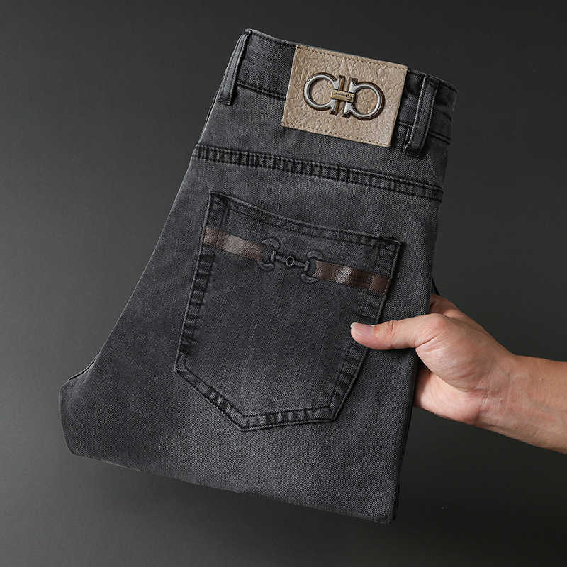 designer Mens Jeans Printed European highend men denim casual pants for autumn and winter dark gray long pants with small stretch straight leg and t