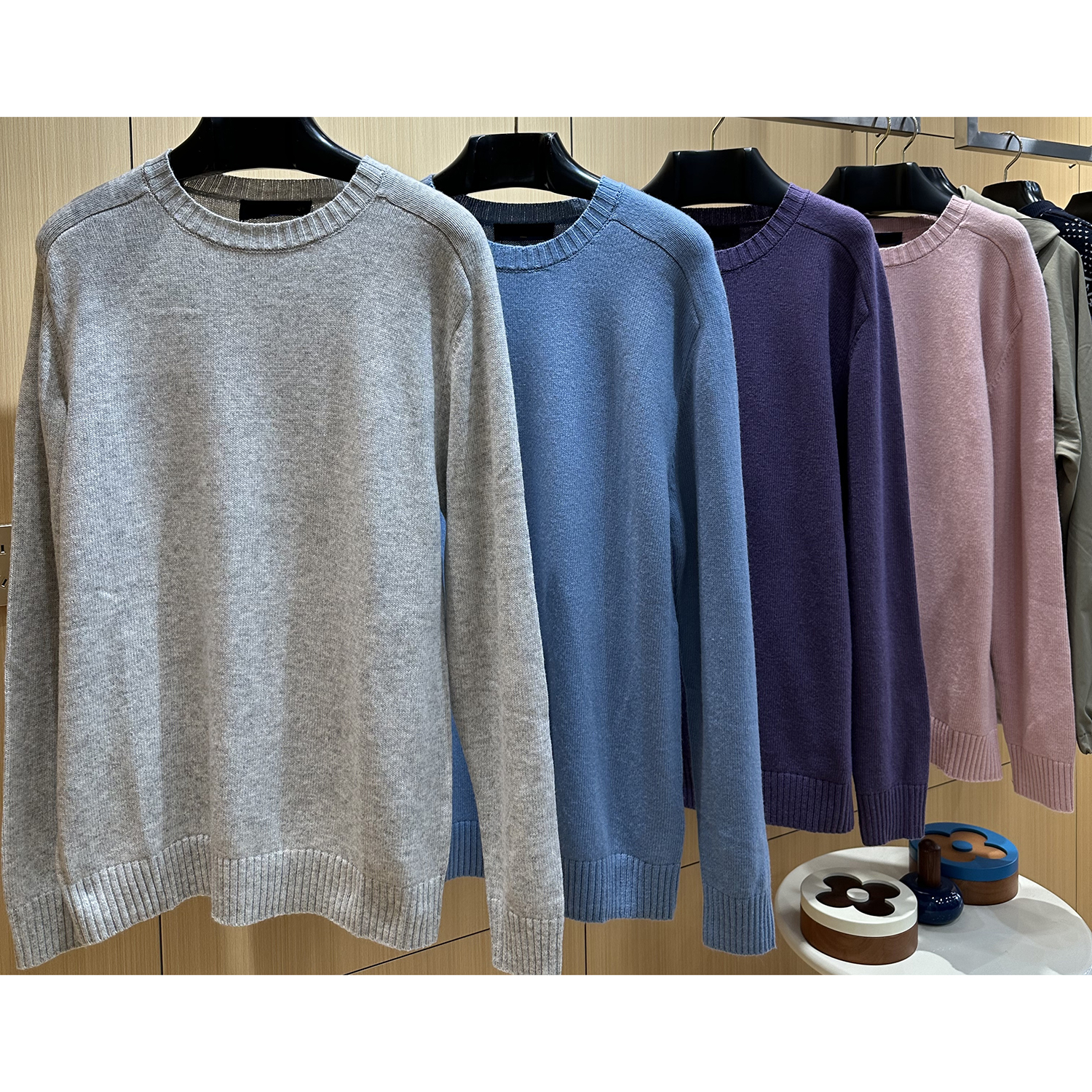 Luxury Designer Men Crew Neck Wool Knit Sweater Back Leather Tag Loose Fit Casual Solid Color Pullover Knitwear S M L XL