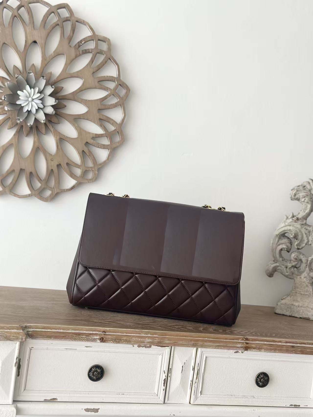 Women Vintage Quilted Flap Shoulder Bag Dark Brown Large Capacity Chain Strap Crossbody Purse Elegant Daily Commuter Handbag