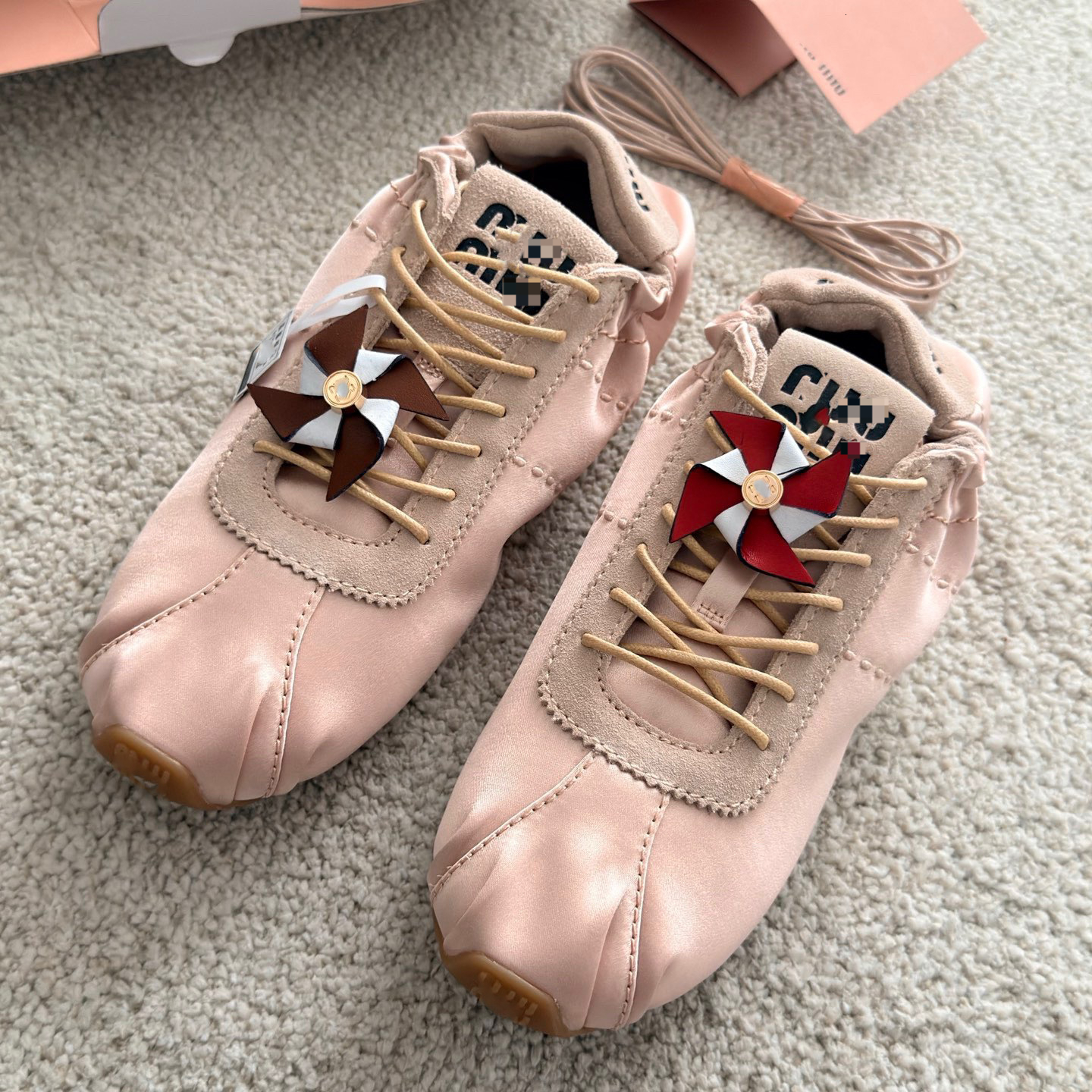 mm shoes women designer Plume satin ballet flats high quality feather ballet thin-soled German training shoes, Retro Slim Gum Sole Fashion Ladies Wa