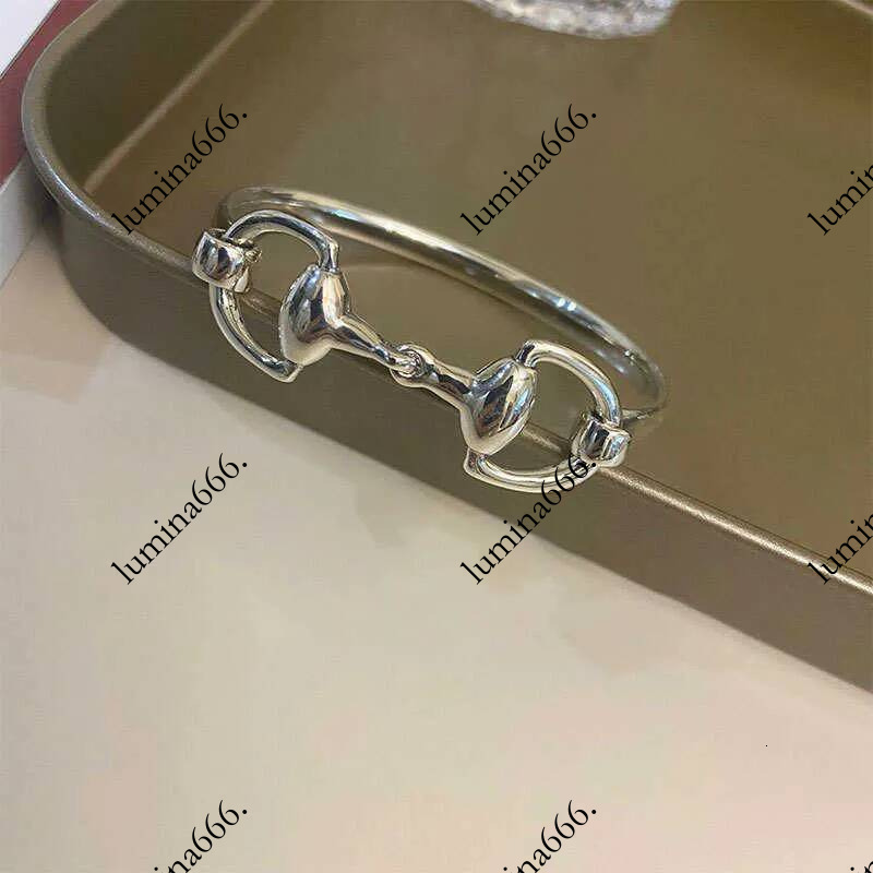 Bracelets Wholesale European Fashion Horse Snaffle Bit Easy Hook Clasp Charm Bracelet Bangle Promotional Gifts z240704