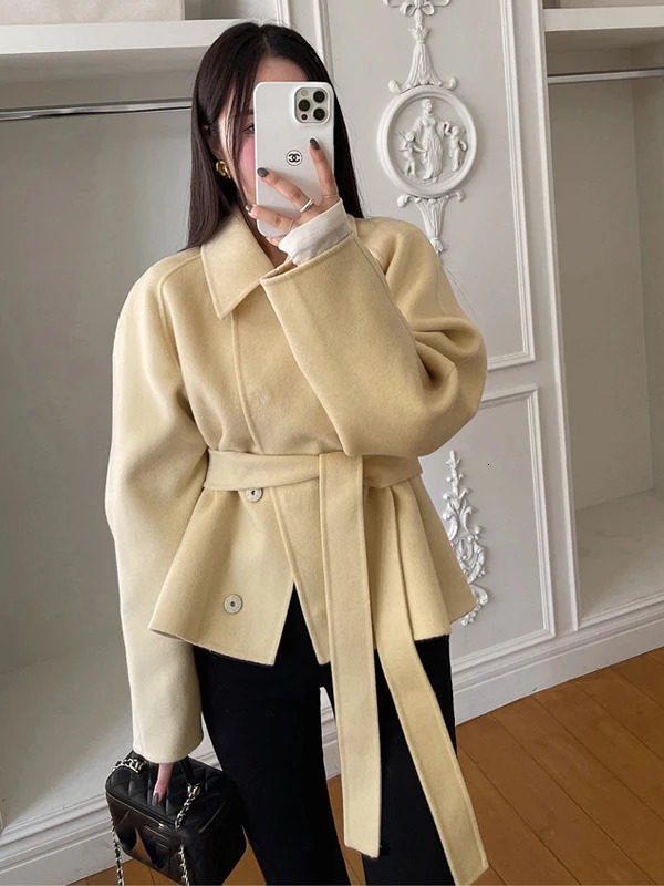 Elegant Short Woolen Coat Women's Chic Fashion HighEnd Feel WaistCinching Korean Style Loose Fit Online Exclusive 261010