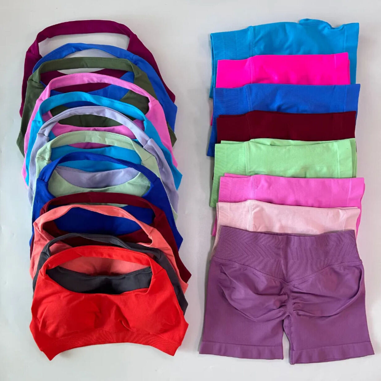 * Stretchy Yoga Wear Soft Breathable Sport * 2 Pieces Seamless Set Halter Bra Top High Waist Workout Scrunch Shorts Summer Fitness Clothes Gym Suit