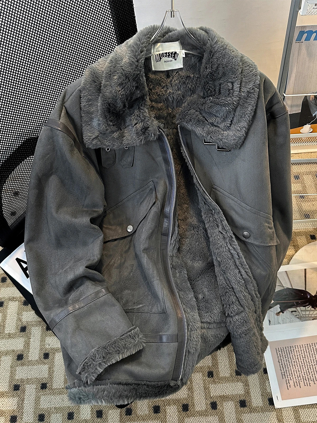 Winter Thickened Sherpa Fur Jacket Men Dark Gray Faux FurLined Cargo Coat Oversized Moto Windproof Cotton Outerwear 261012