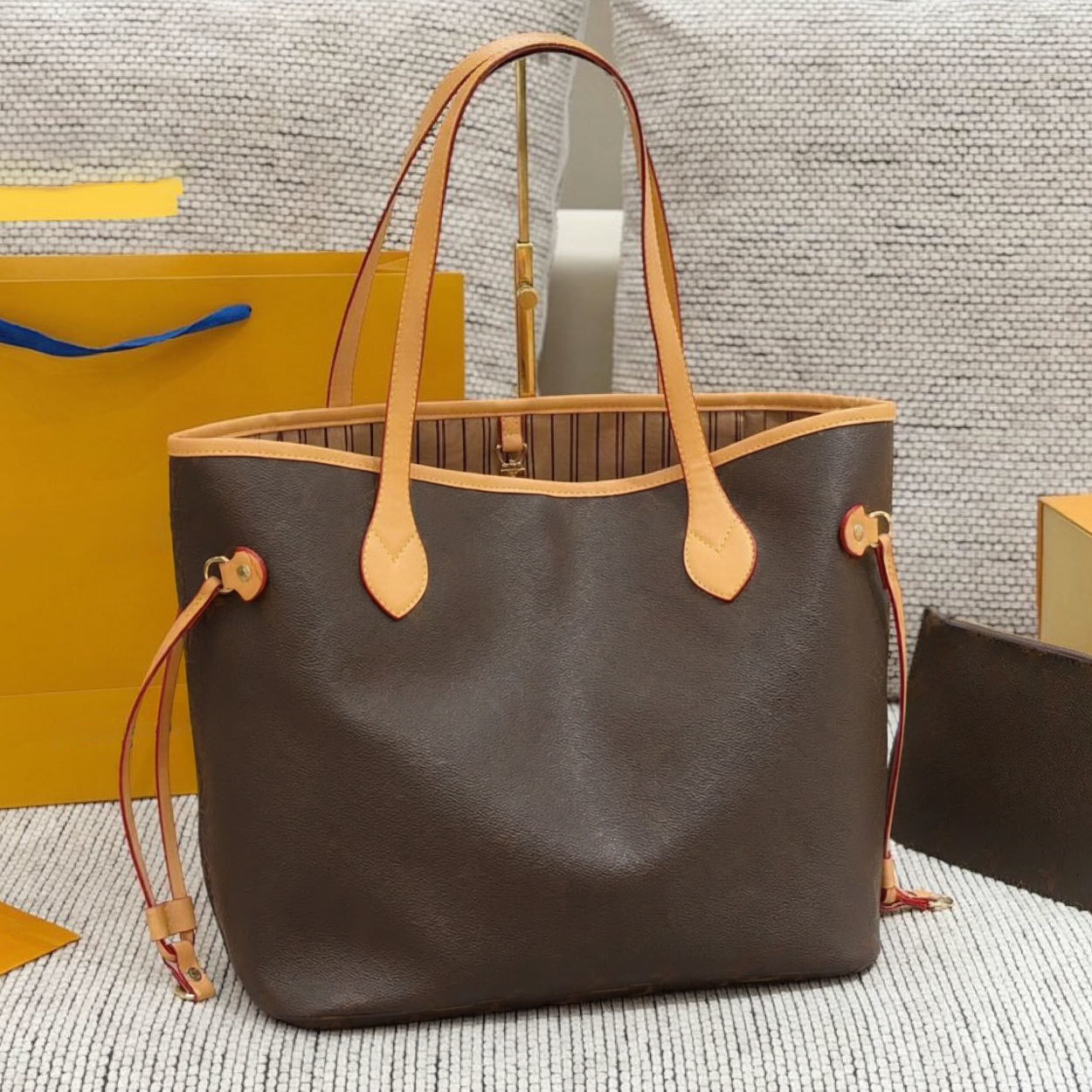 Designer Tote Bag Women Fashion Commuter Shoulder Bag Letter Old Flower Printed Handbag Men Woman Large Capacity Shopping Bags High Quality