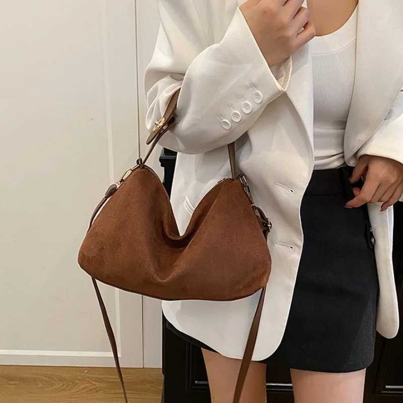 Cross Body Casual Large Capacity Suede Shoulder Bag Solid Color Korean Style Hobo Bag Handbag Fashion Tote Bag Travel H261016