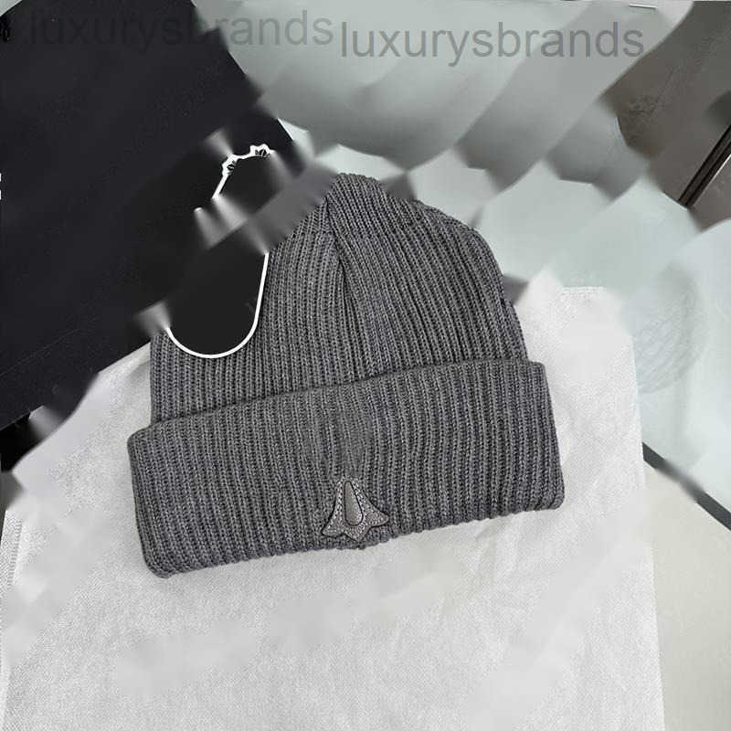 Designer Knitted Hat For Women Fashion Cross Pattern Warm Winter Bonnet Luxury Brand Embroidery Beanie Outdoor Womens Beanies Cap 5 Colors New 6
