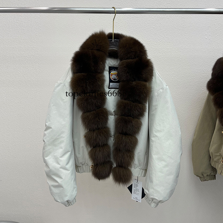 European Collection 2026 Winter New Women's Short Down Jacket with Large Fox Fur Collar, Loose Fit, Thickened and Warm Parka Coat